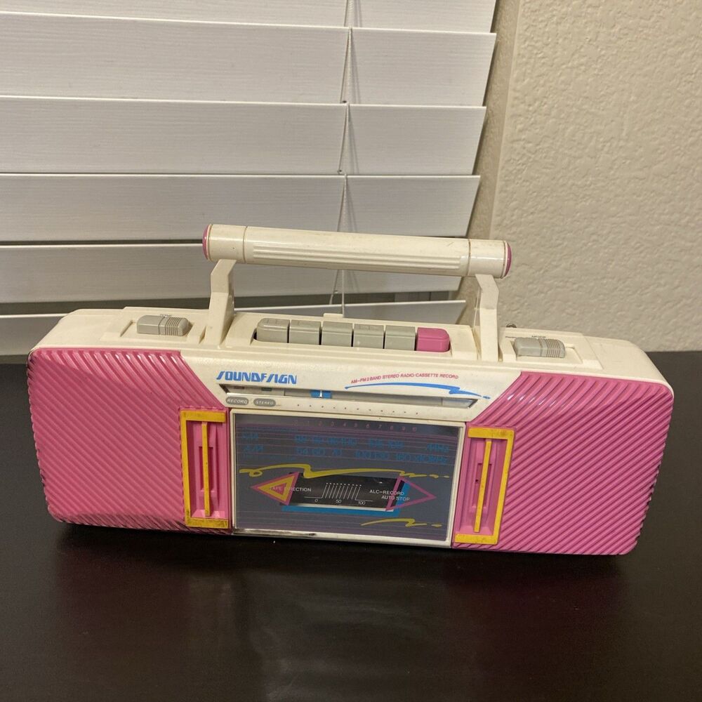 Soundesign Model No. 4620HWT Portable Cassette Radio